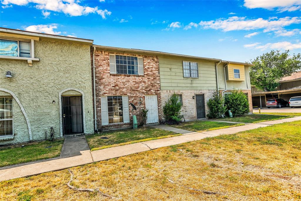 120 Goodson Dr, Houston, TX 77060