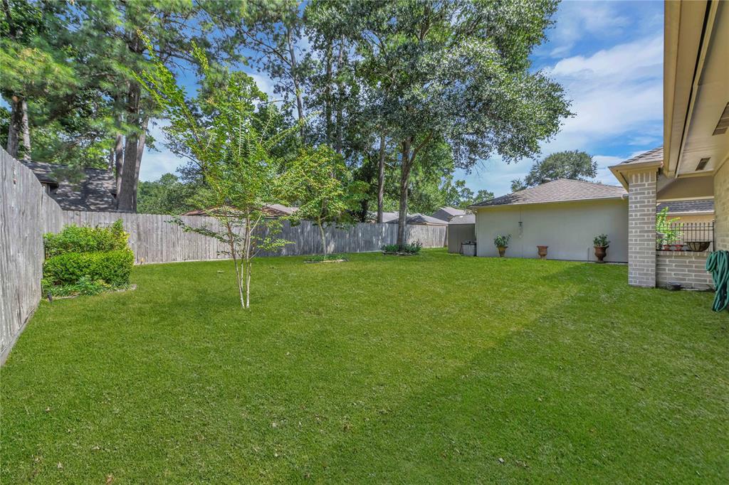 3915 Valley Haven Dr, Kingwood, TX 77339