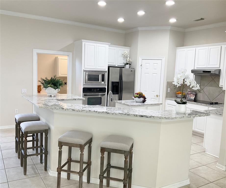 38 W Windsor Hills Cir, Conroe, TX 77384