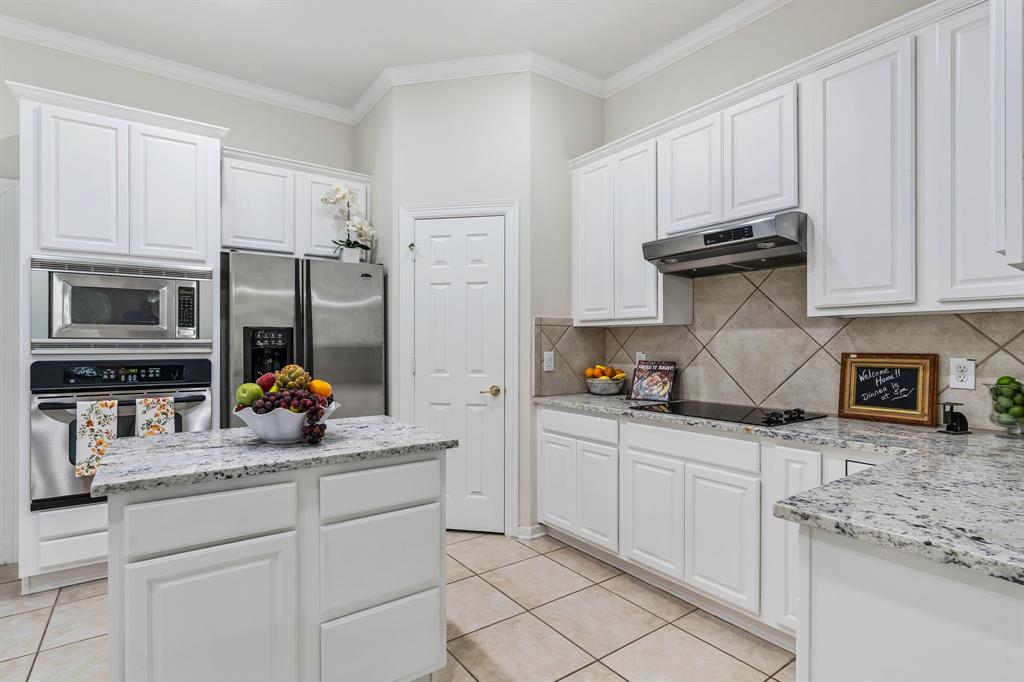 38 W Windsor Hills Cir, Conroe, TX 77384