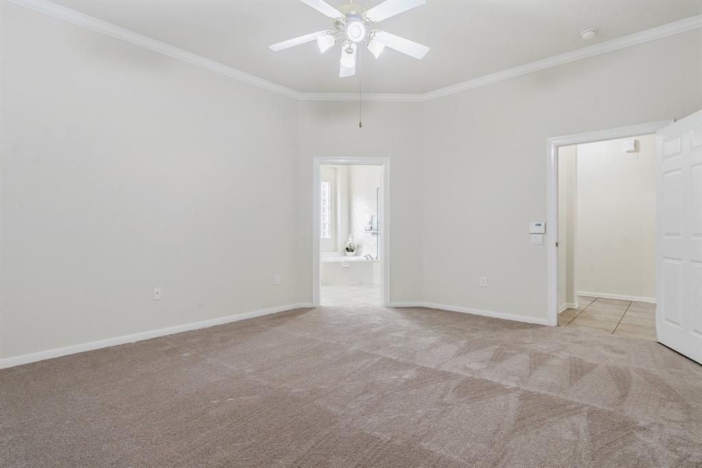 38 W Windsor Hills Cir, Conroe, TX 77384