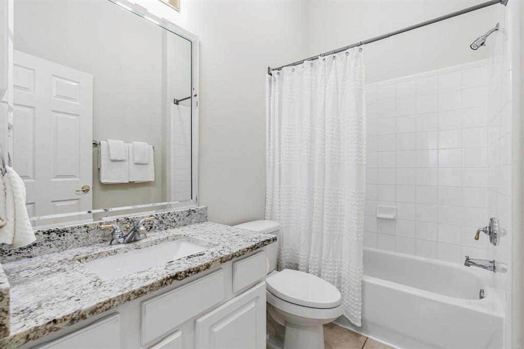 38 W Windsor Hills Cir, Conroe, TX 77384