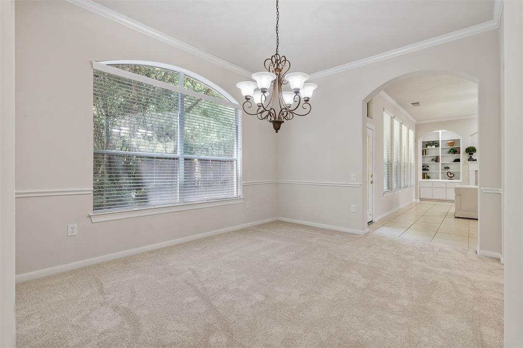 38 W Windsor Hills Cir, Conroe, TX 77384