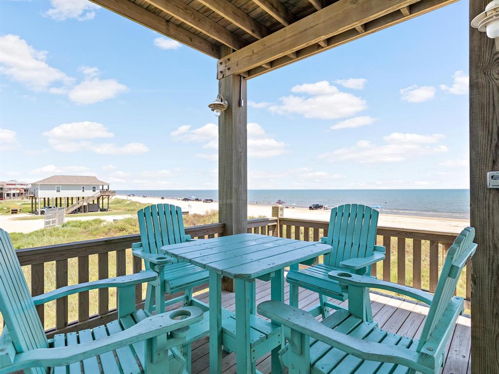 1846 Redfish Ln, Crystal Beach, TX 77650