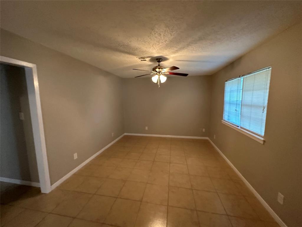 209 Morningside Dr, Friendswood, TX 77546