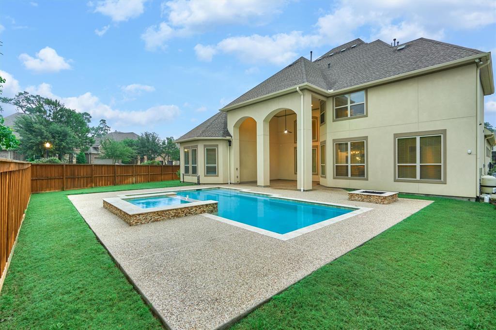 8557 Alford Point Dr, Magnolia, TX 77354