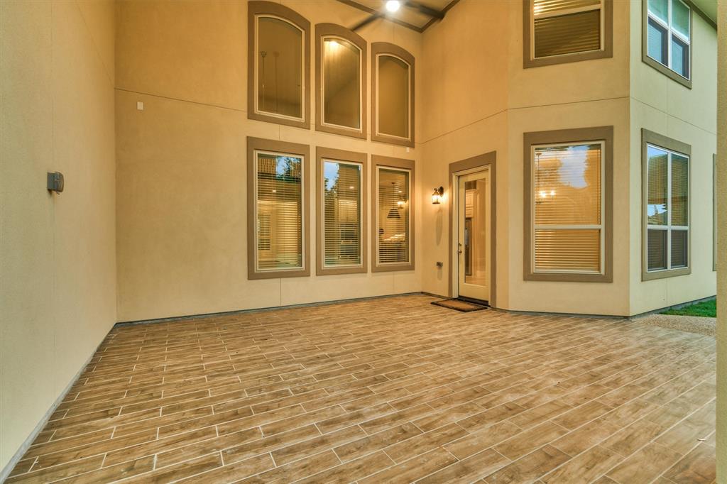 8557 Alford Point Dr, Magnolia, TX 77354