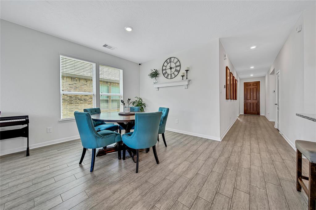 9013 Cimarron River Ln, Magnolia, TX 77354