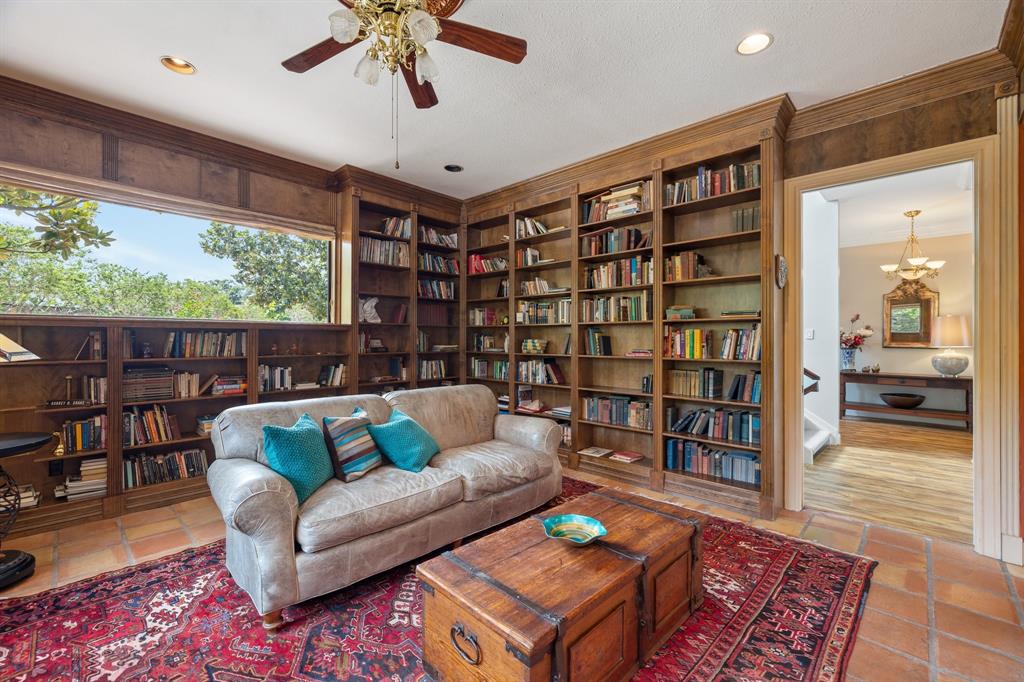 8800 Woodway Dr 12, Houston, TX 77063