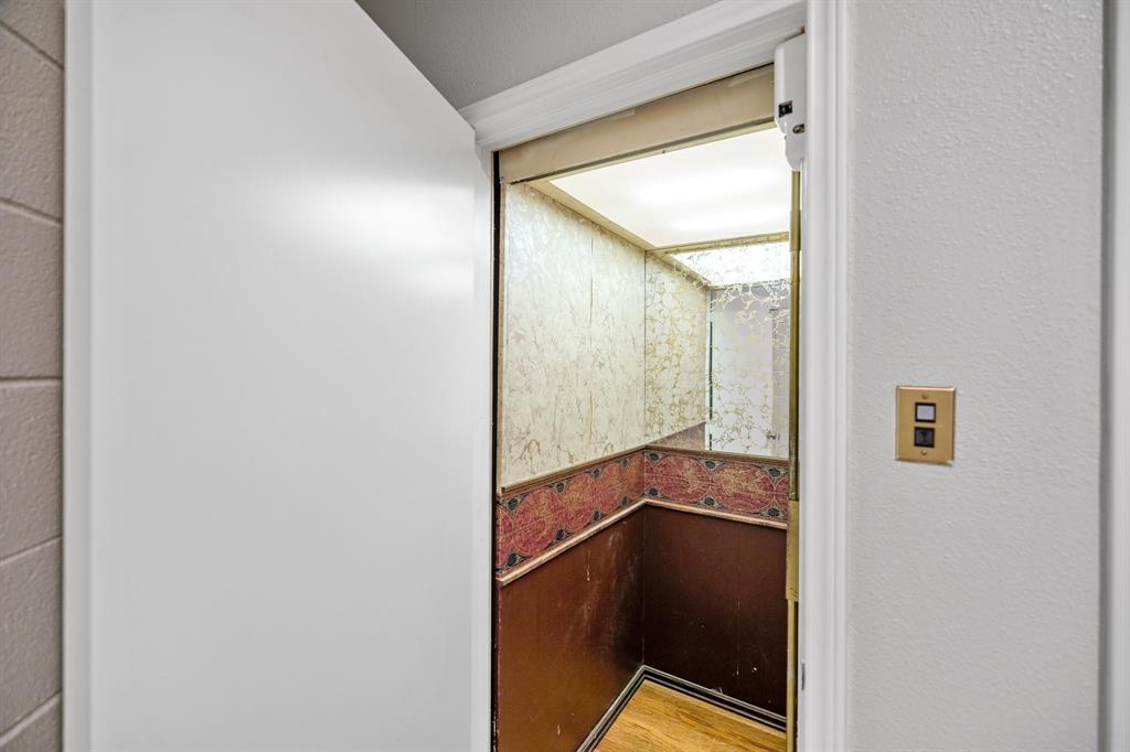 8800 Woodway Dr 12, Houston, TX 77063