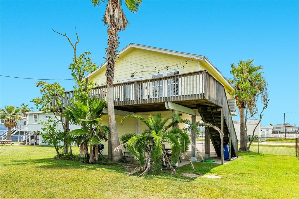 16630 Jolly Roger Rd, Jamaica Beach, TX 77554