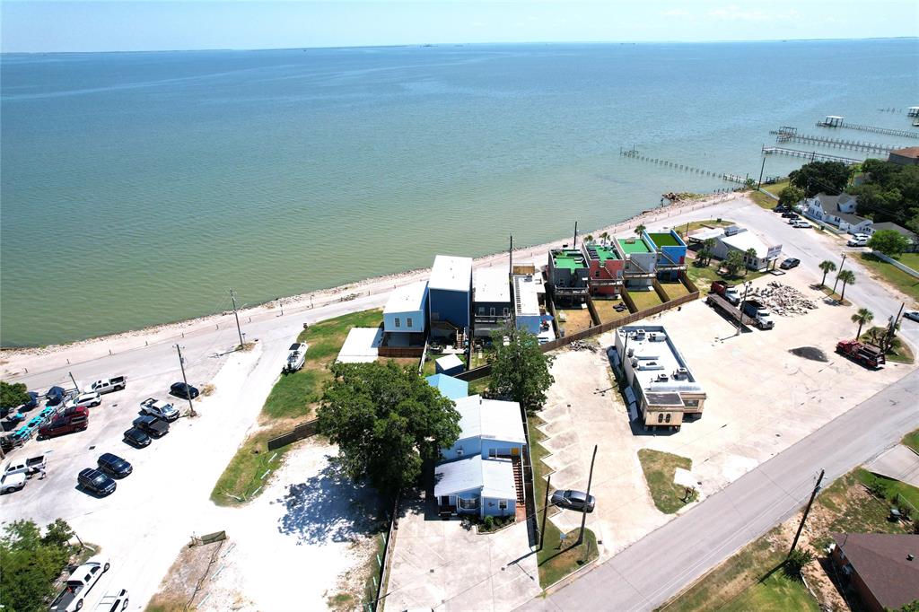 4507 W Bayshore Studio Dr , Bacliff, TX 77518