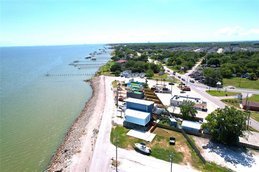 4507 W Bayshore Studio Dr , Bacliff, TX 77518