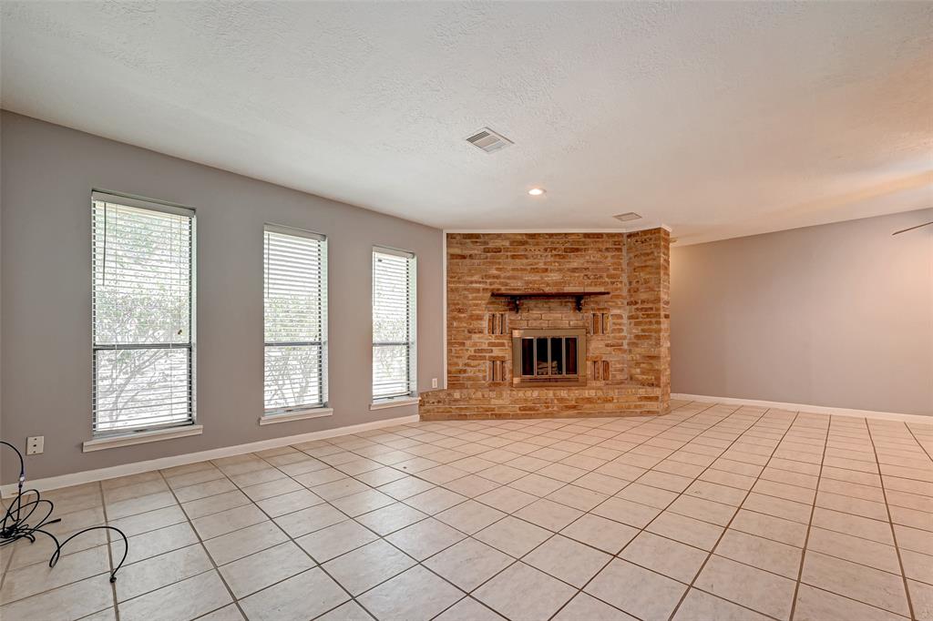 3710 Decker Dr 6, Baytown, TX 77520