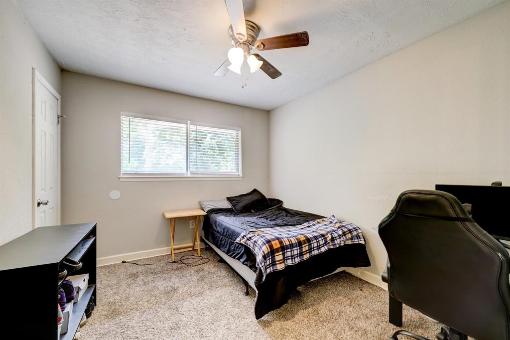 3105 Long Meadow Dr, Baytown, TX 77521