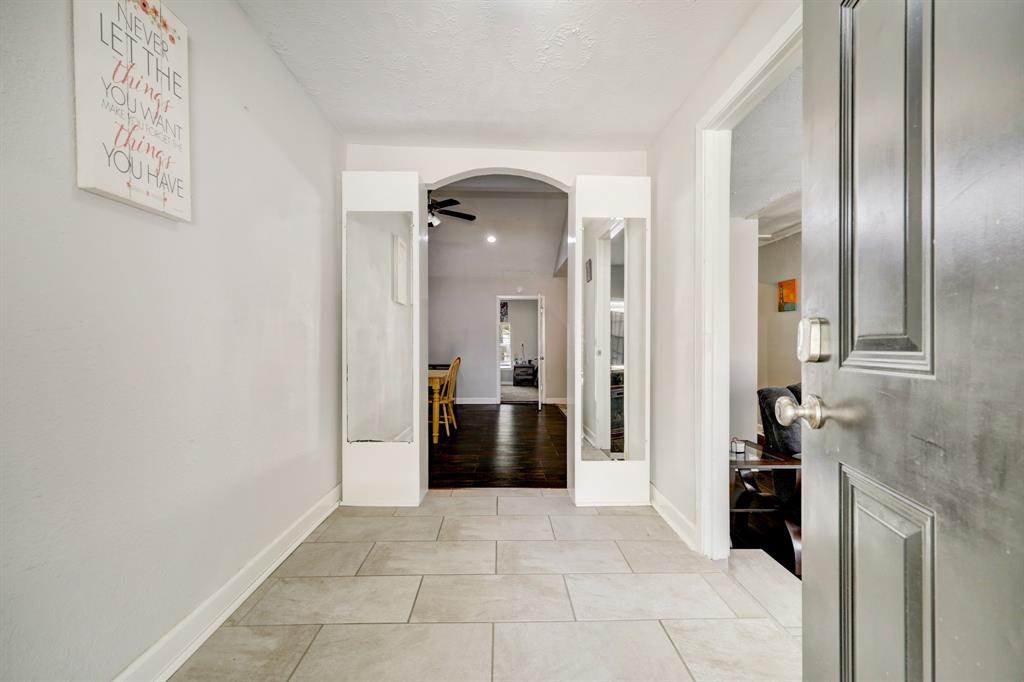 3105 Long Meadow Dr, Baytown, TX 77521