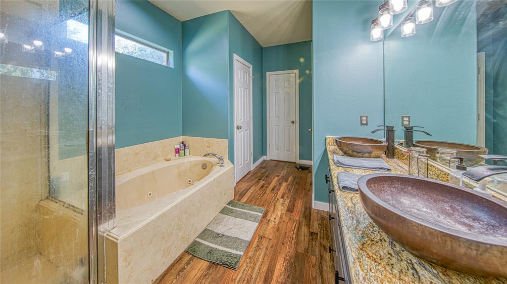 13262 Lake Breeze Ln, Willis, TX 77318