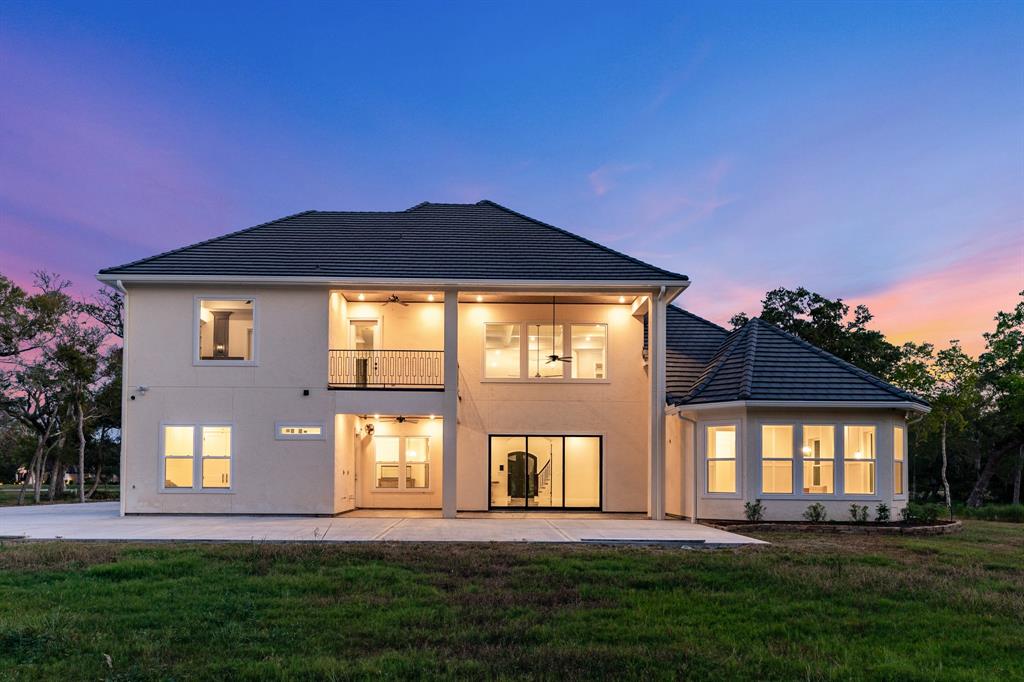 31834 Bayou Bnd, Richwood, TX 77515