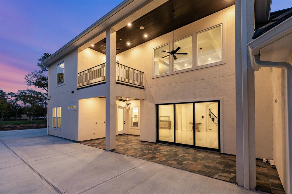 31834 Bayou Bnd, Richwood, TX 77515