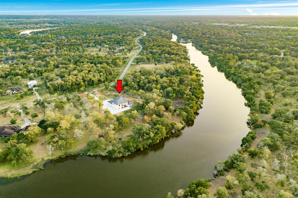 31834 Bayou Bnd, Richwood, TX 77515