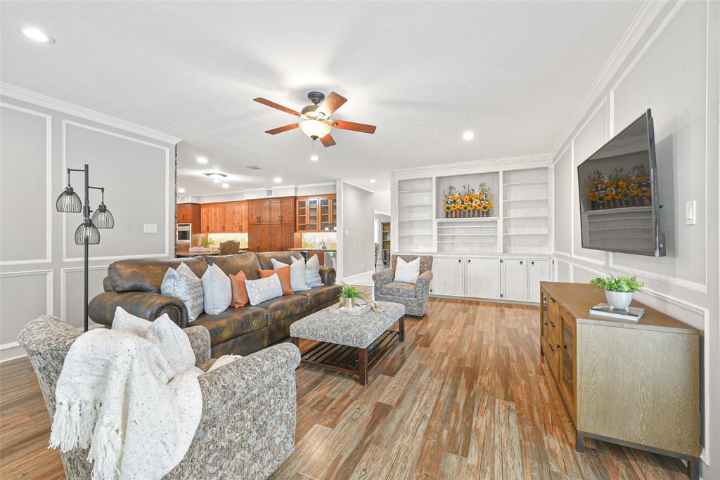 2010 Lundy Ln, Friendswood, TX 77546