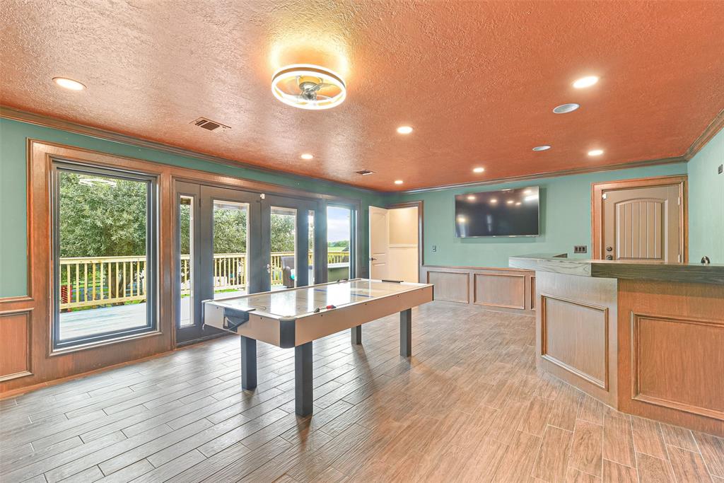 2010 Lundy Ln, Friendswood, TX 77546