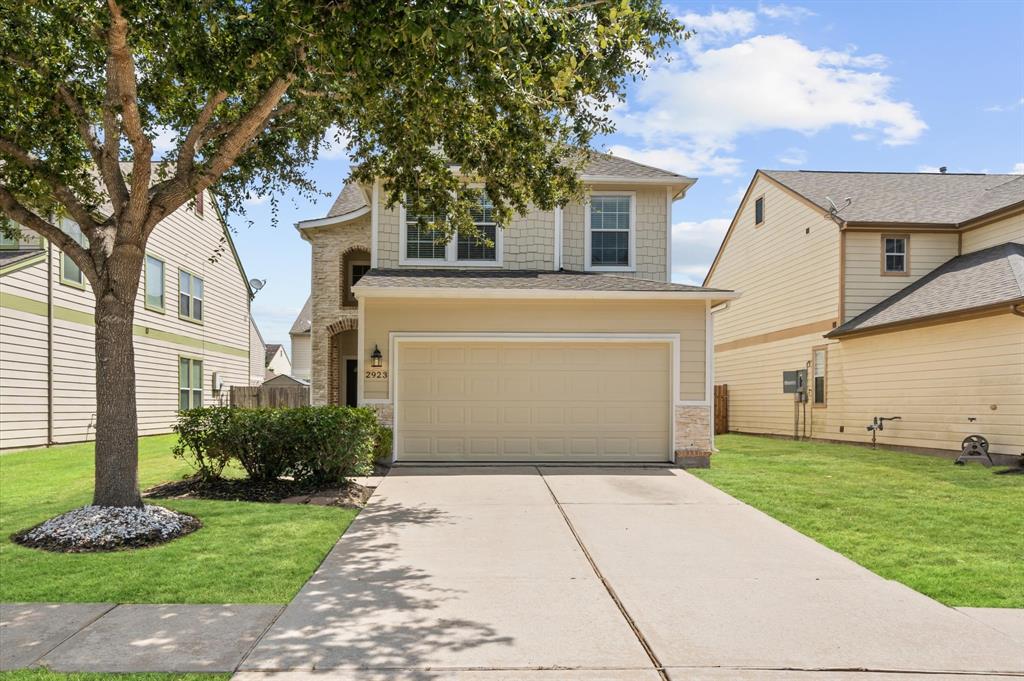 2923 Edgewick Elm Street, Fresno, TX 77545