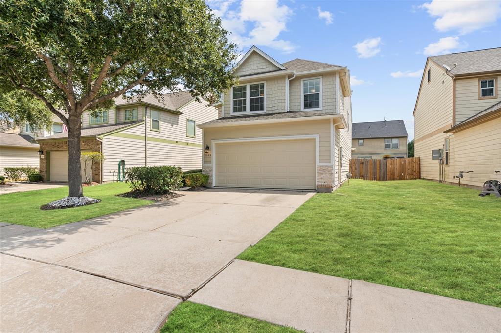 2923 Edgewick Elm Street, Fresno, TX 77545