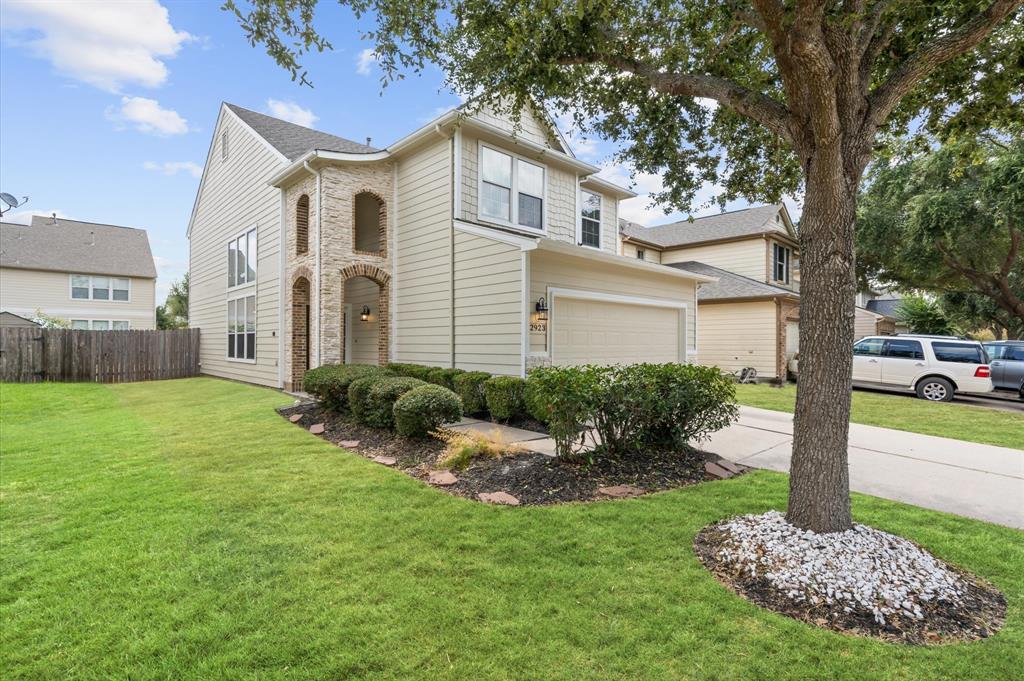 2923 Edgewick Elm Street, Fresno, TX 77545