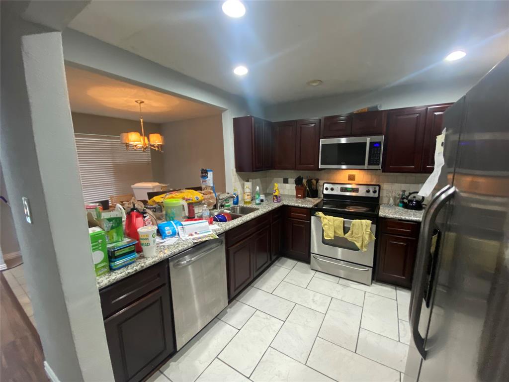 7010 Pouter Dr, Houston, TX 77083