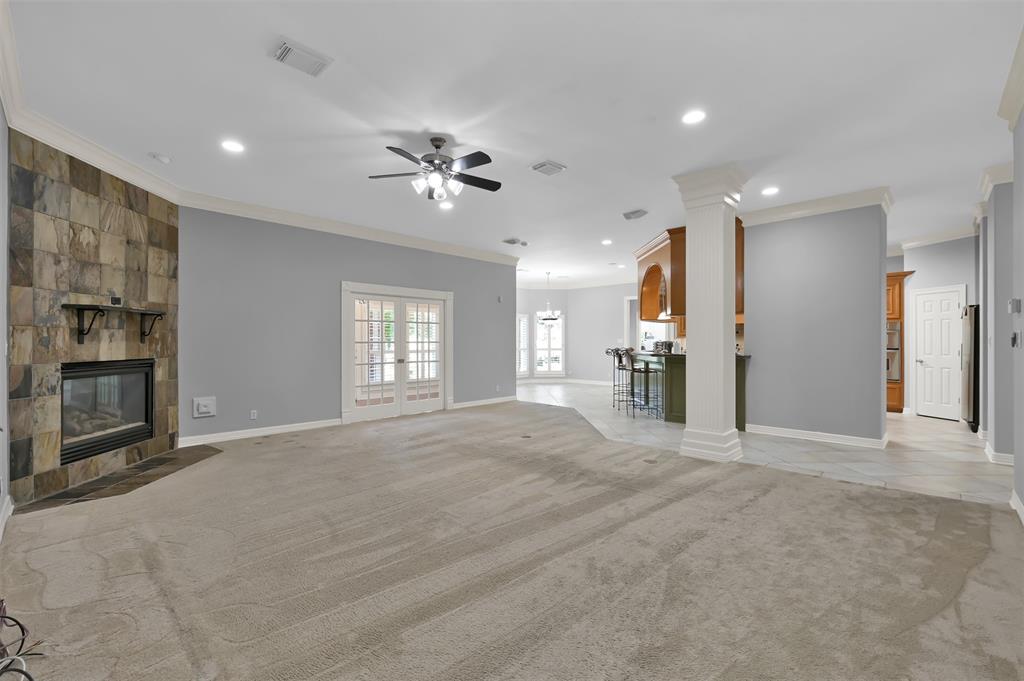 8995 Grand Lake Estates Dr, Montgomery, TX 77316