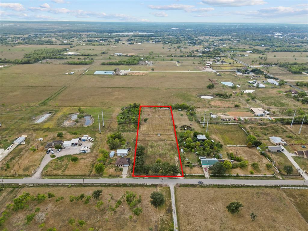 8025 N Humble Camp Rd, Dickinson, TX 77539