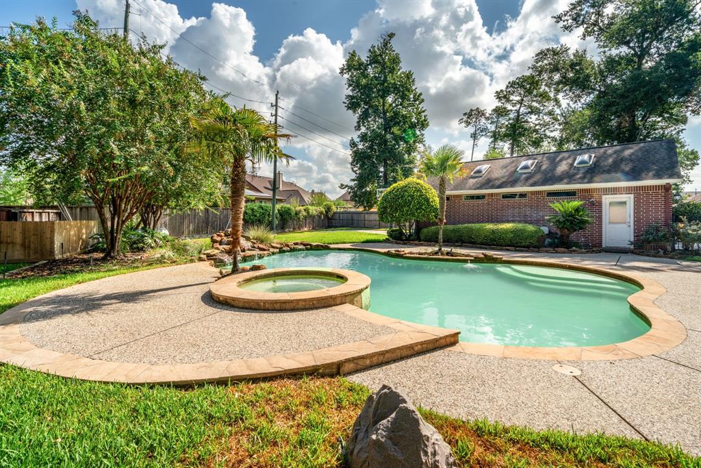 11002 Albury Park Ln, Tomball, TX 77375