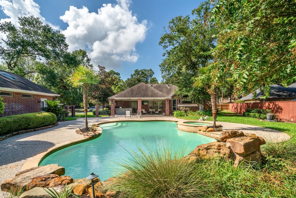 11002 Albury Park Ln, Tomball, TX 77375