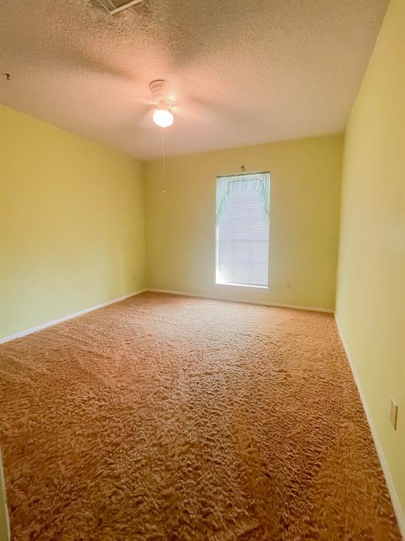 244 Narcissus St, Lake Jackson, TX 77566