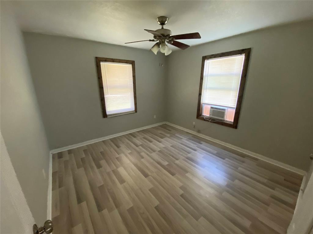 1023 Sycamore St, La Marque, TX 77568