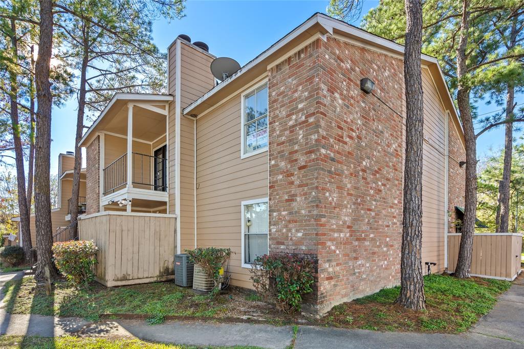7402 Alabonson Rd 106, Houston, TX 77088