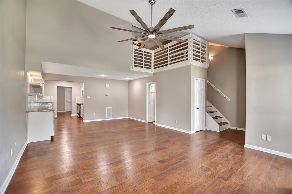 58 Hideaway Dr, Friendswood, TX 77546