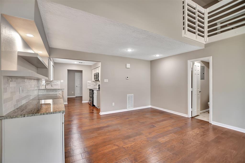 58 Hideaway Dr, Friendswood, TX 77546