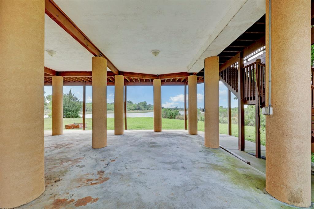 303 Winkler St, Baytown, TX 77520