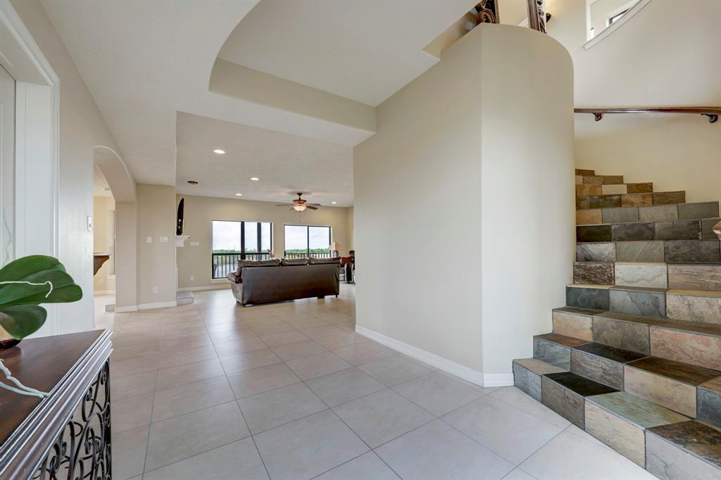 303 Winkler St, Baytown, TX 77520