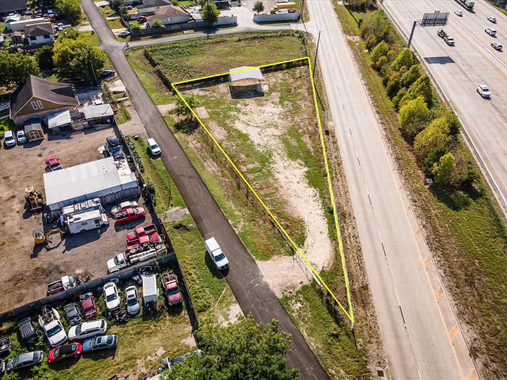 6839 Whitton Dr, Houston, TX 77085