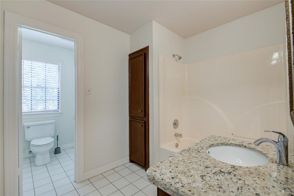 116 Dewberry Dr, Lake Jackson, TX 77566