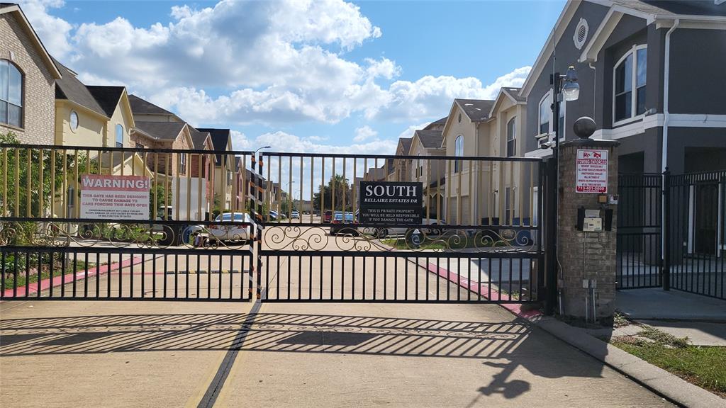 13114 N Bellaire Estates Dr, Houston, TX 77072