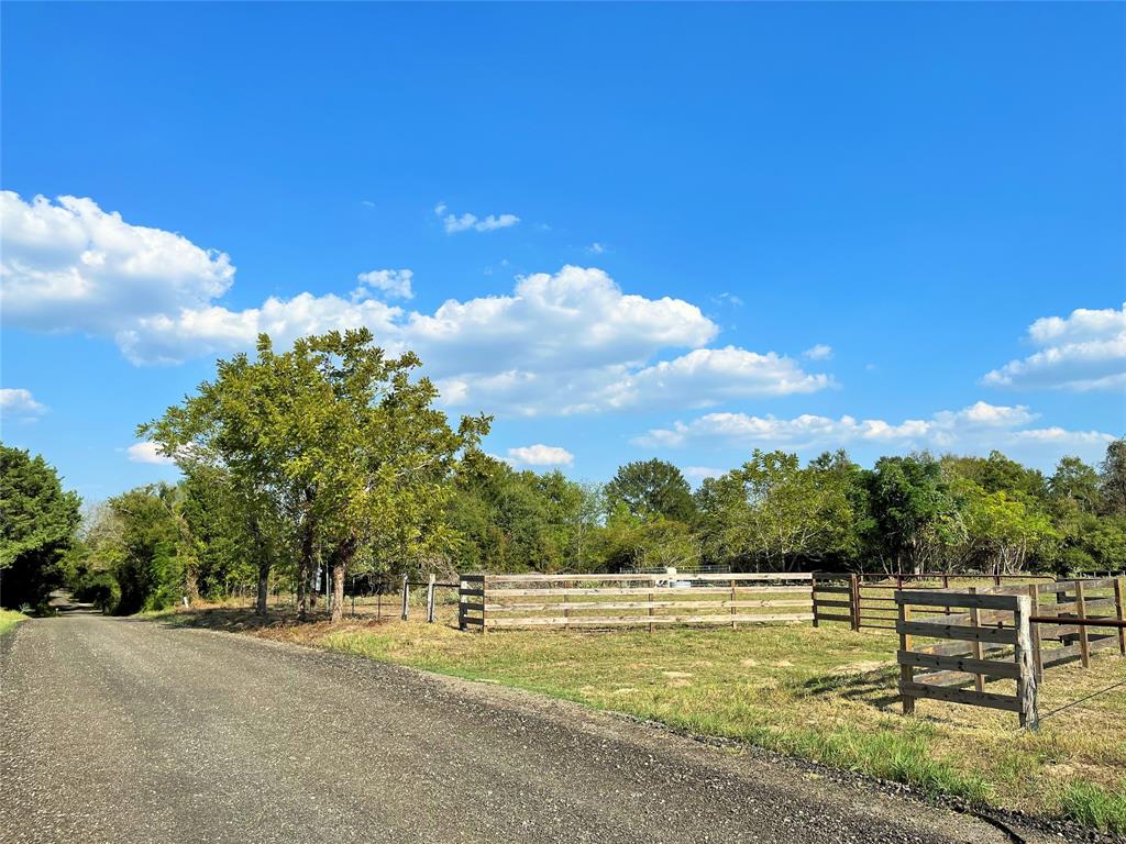 17818 Wellman Rd, Washington, TX 77880
