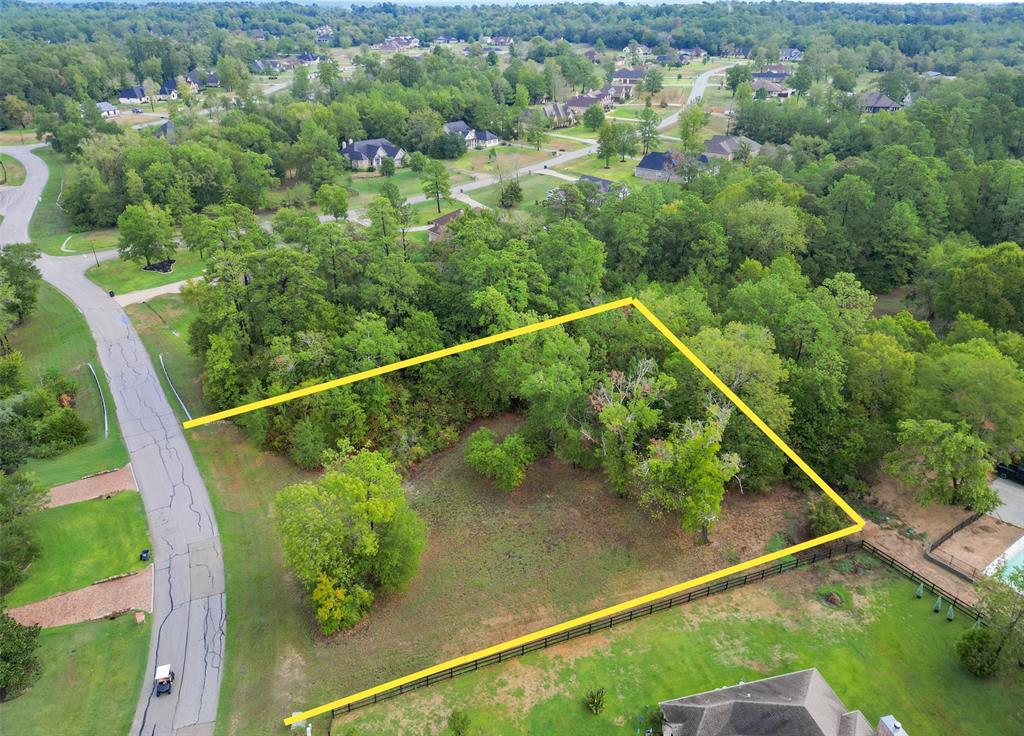 1572 Emerald Lakes Dr, Willis, TX 77378