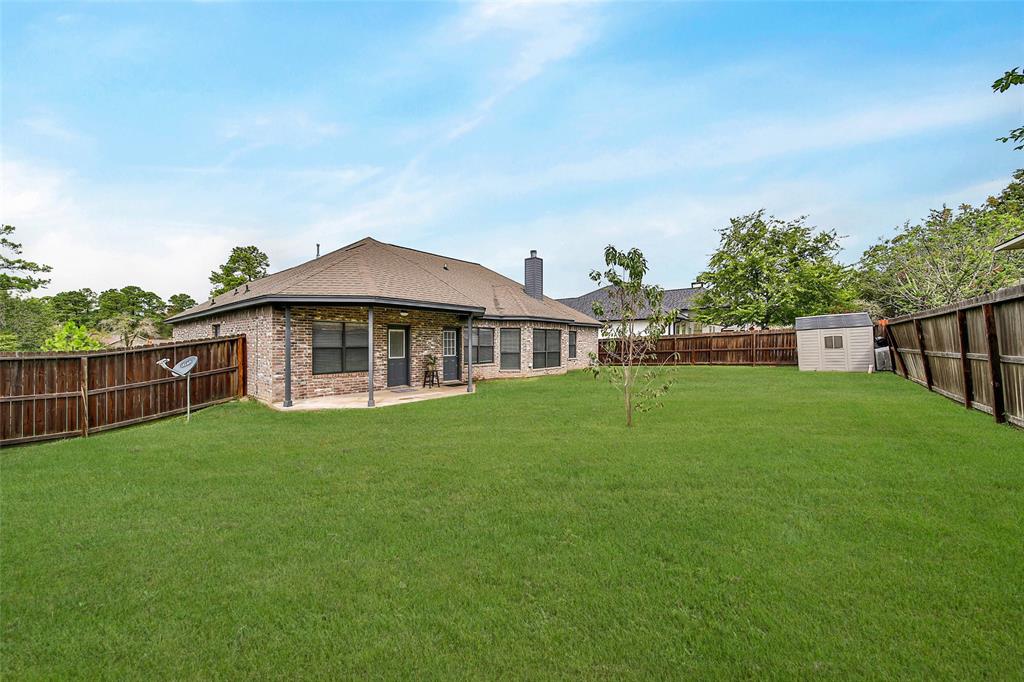 12802 Point Aquarius Blvd, Willis, TX 77318