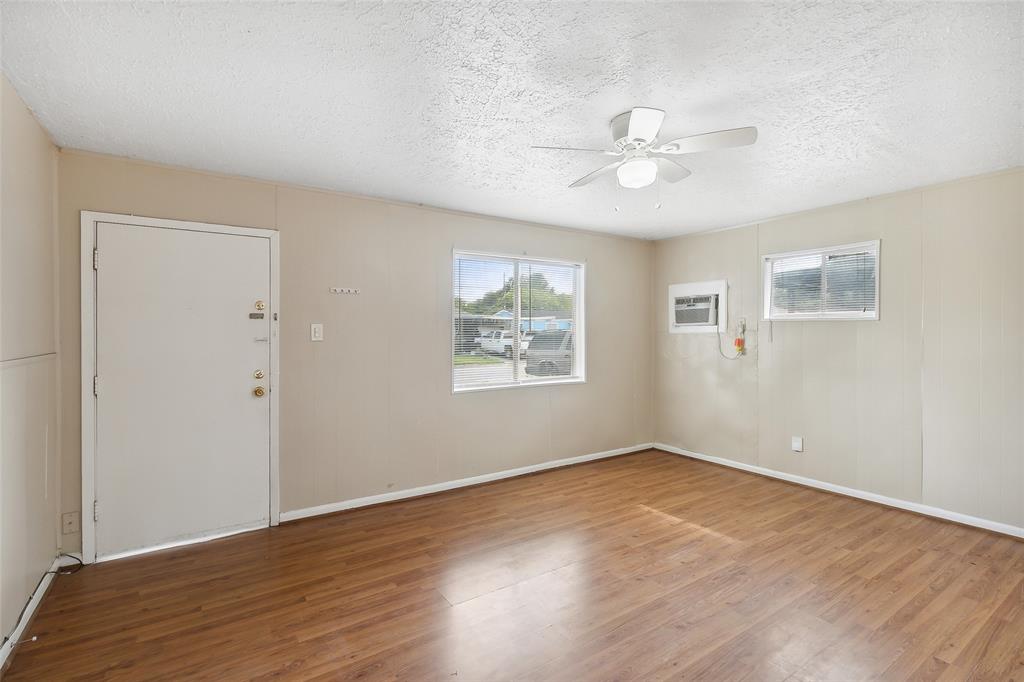 10313 Norvic St, Jacinto City, TX 77029