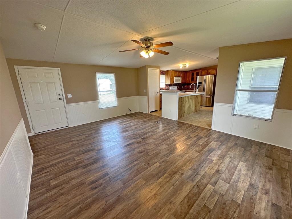 14 Walnut Bnd, Huntsville, TX 77320
