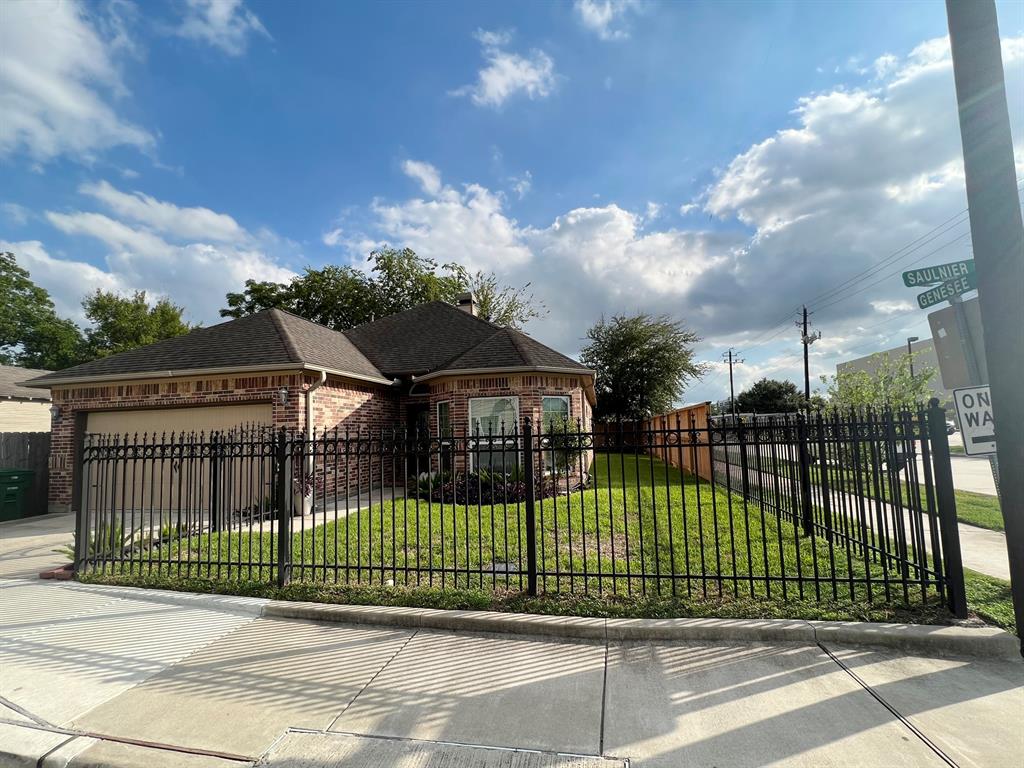 1613 Saulnier St, Houston, TX 77019